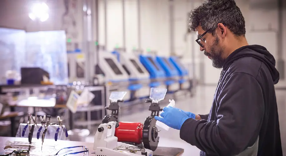 Elklook Advances Lens Tinting Technology