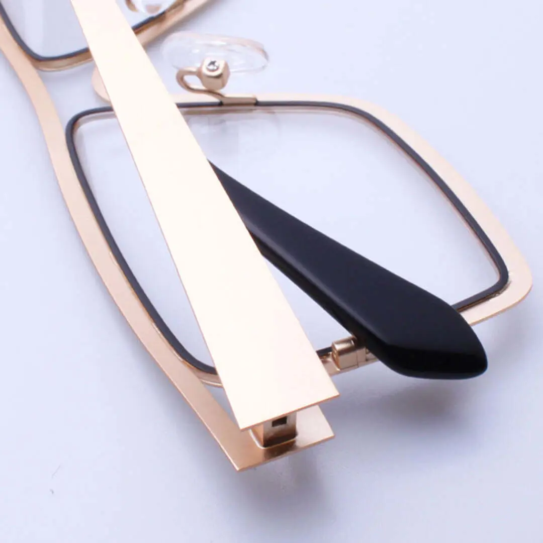 Temple detail of Cerelia aviator metal eyeglasses AM0092212 in gold