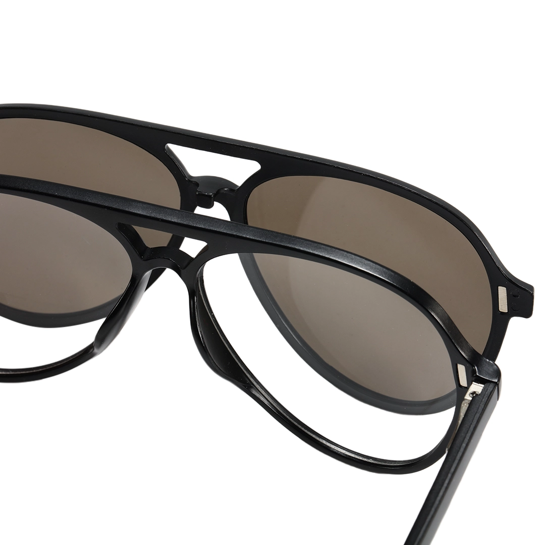 Magnetic connection detail of Rift aviator tr90 magnetic clip-on eyeglasses set with interchangeable clip-on lenses AR0122601 in black