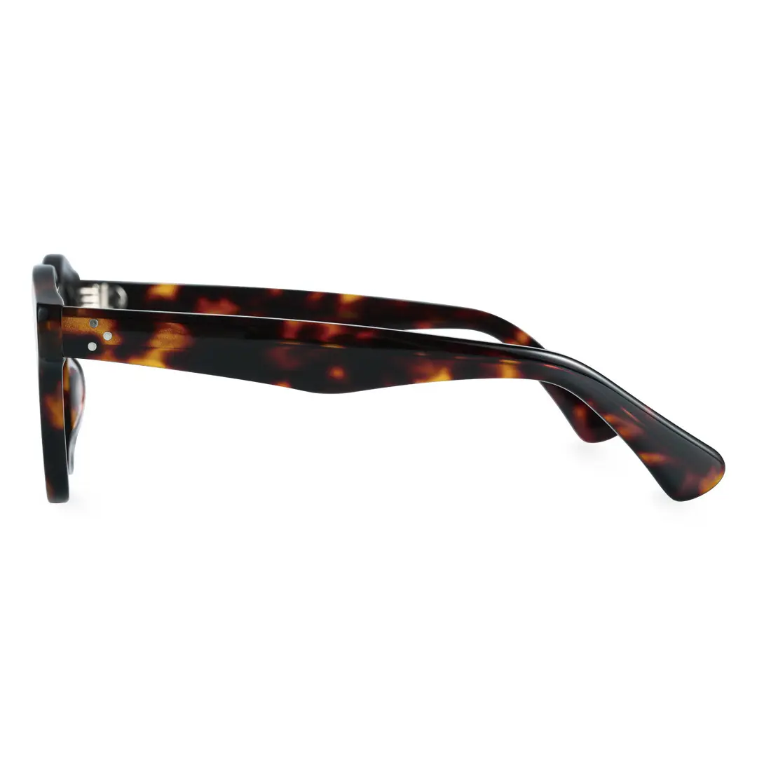 Side view of Wonda vintage cat eye acetate eyeglasses CA0542302 in tortoise