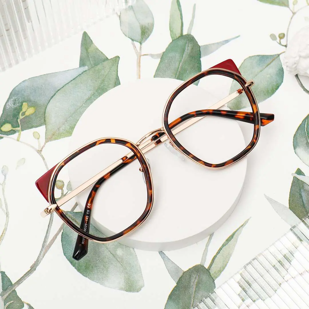 Set view of Merry cat eye metal eyeglasses CM0162401 in tortoise