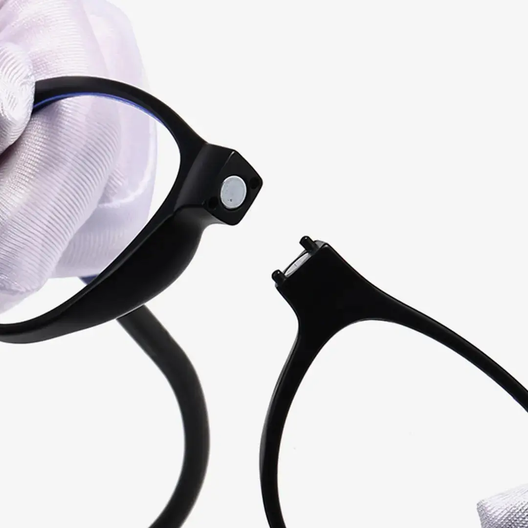 Magnetic connection detail of Nexio cat eye pc magnetic clip-on eyeglasses CP0072512 in black