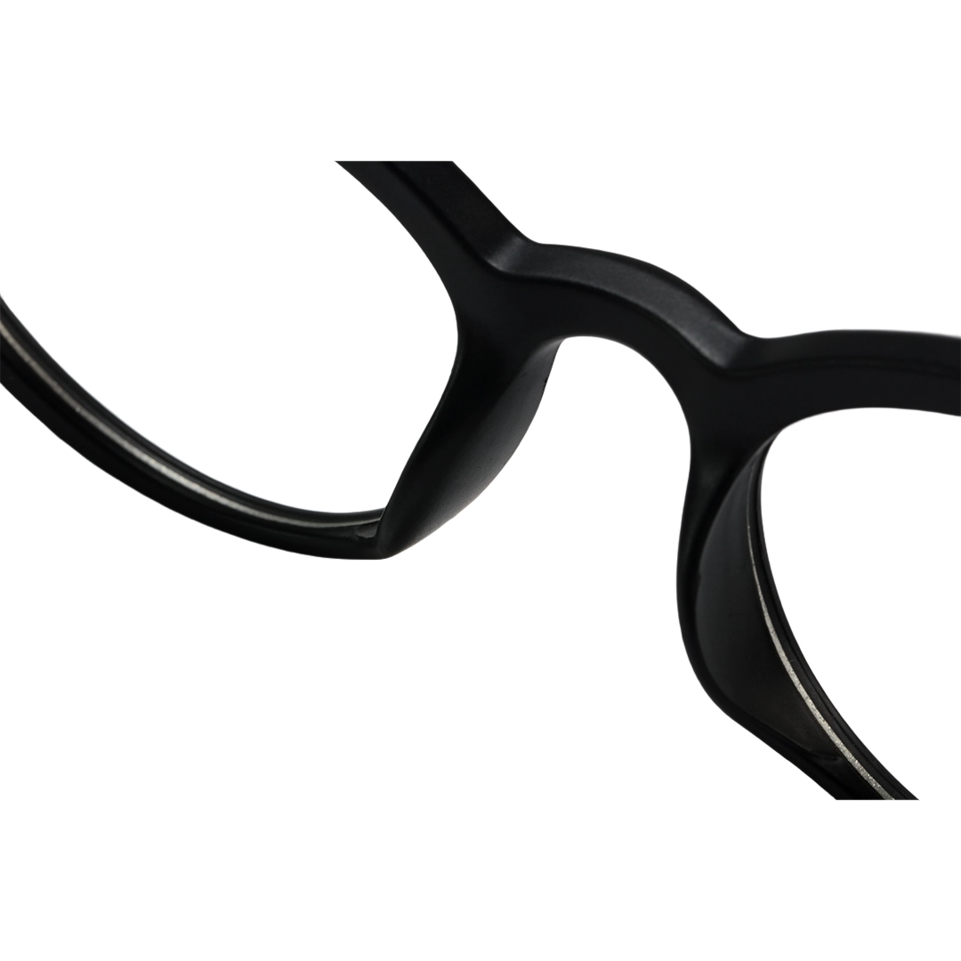 Integrated nose pad detail of Livia cat eye tr90 magnetic clip-on eyeglasses set with interchangeable clip-on lenses CR0032512 in black