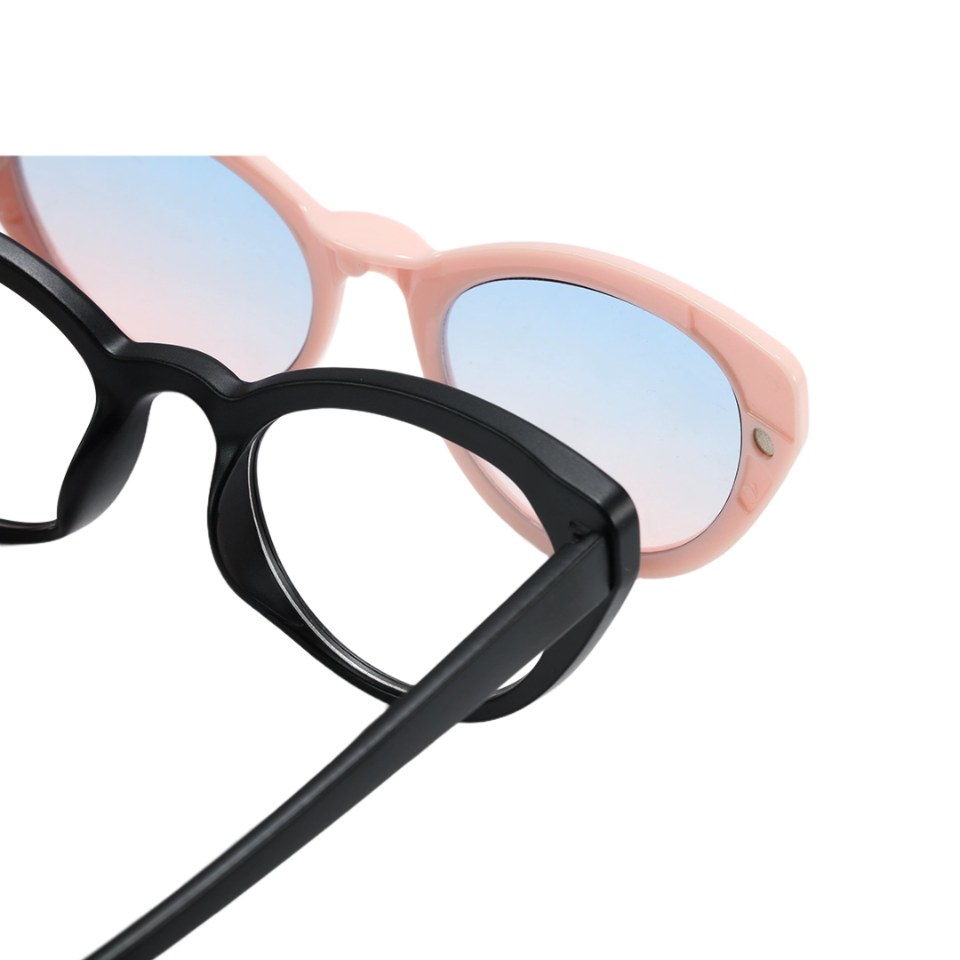 Magnetic connection detail of Livia cat eye tr90 magnetic clip-on eyeglasses set with interchangeable clip-on lenses CR0032512 in black