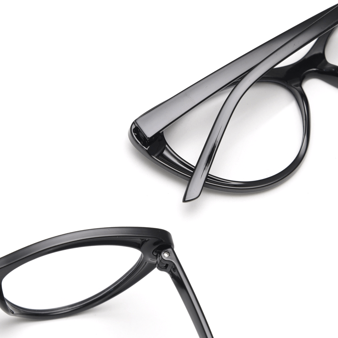 Frame detail view of Andy vintage cat eye tr90 eyeglasses in black. SPU: CR0072404