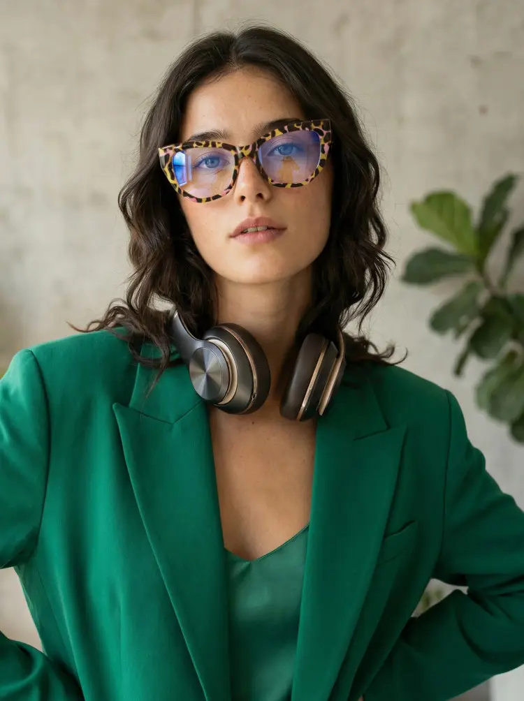 Female model wearing vintage tortoise cat eye tr90 eyeglasses in a studio. SPU: CR0092411