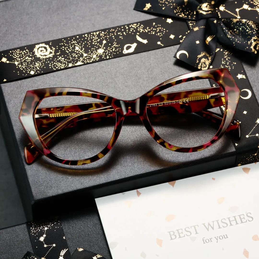 Scene view of Huda cat eye tr90 eyeglasses CR0132411 in tortoise