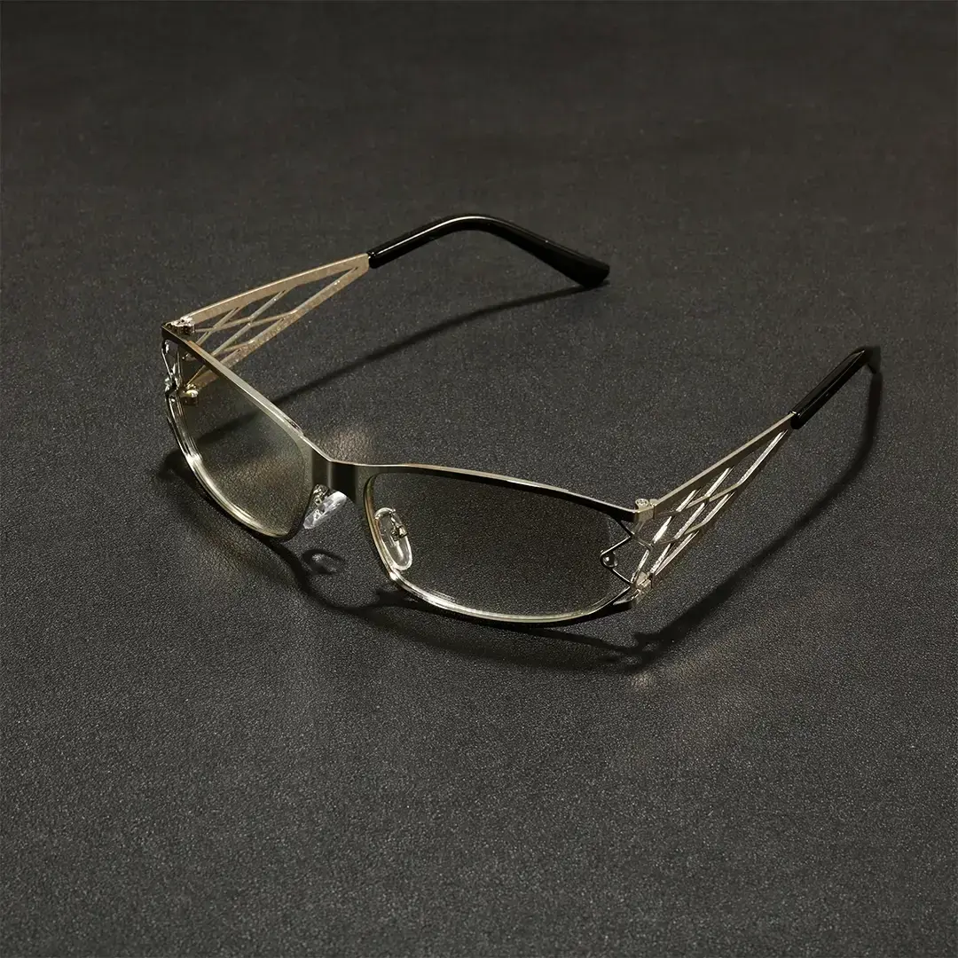 Scene view of Wynne y2k rectangle metal sunglasses EM0032604 in silver