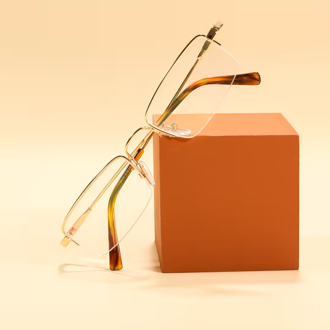 Scene view of Liorn office siren rectangle metal eyeglasses EM0192605 in gold