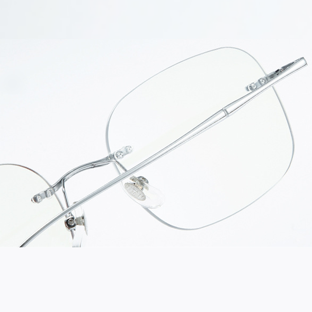 Adjustable nose pad detail of Liora rectangle metal eyeglasses EM0392508 in silver