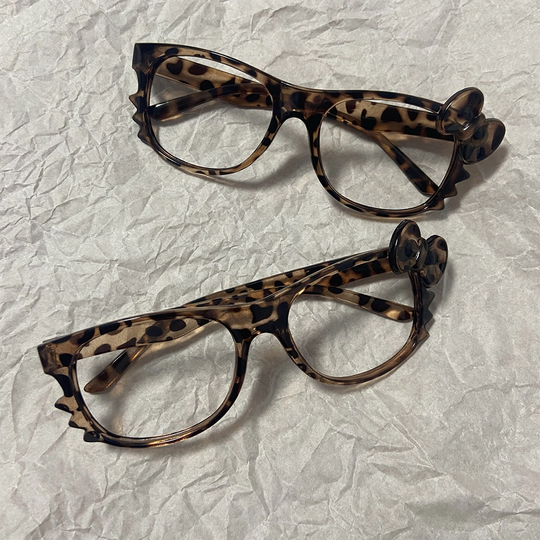 Scene view of Xeno rectangle pc eyeglasses EP0362512 in tortoise
