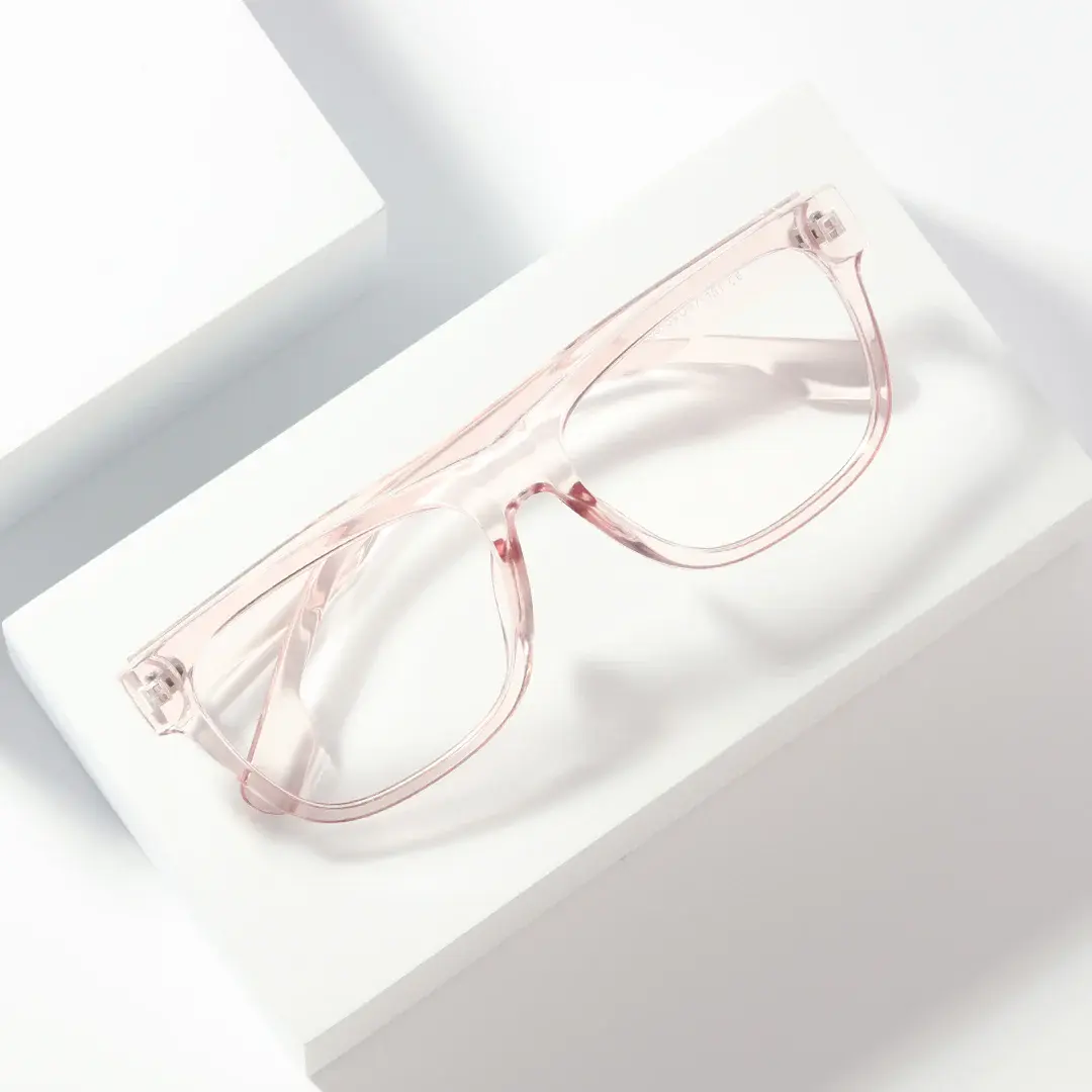 Scene view of Amant rectangle pc eyeglasses EP0772209 in pink