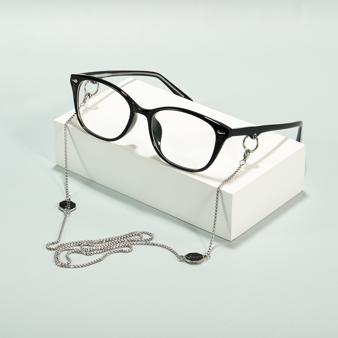 Scene view of Noel fashion rectangle tr90 eyeglasses ER0212601 in black