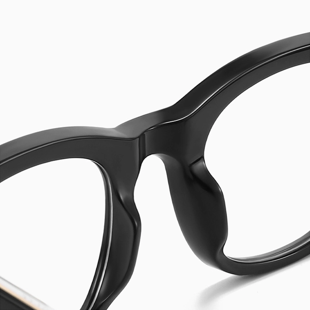 Integrated nose pad detail of Carrol rectangle tr90 eyeglasses ER0302506 in black