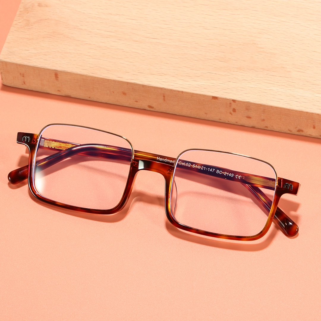 Scene view of Maelis nerd rectangle tr90 eyeglasses in tortoise. SPU: EX0382509