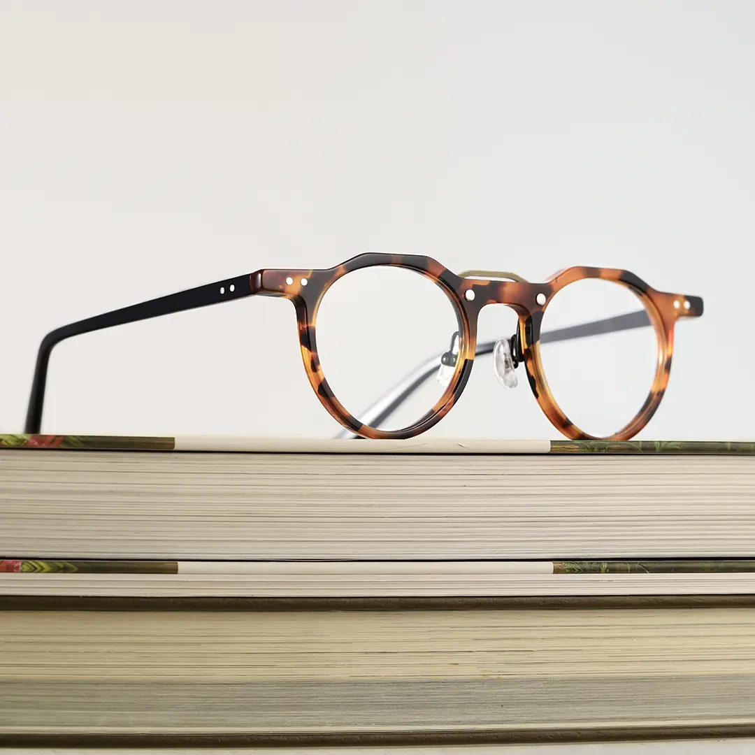 Scene close-up view of Shirley geometric acetate eyeglasses GA0022408 in tortoise