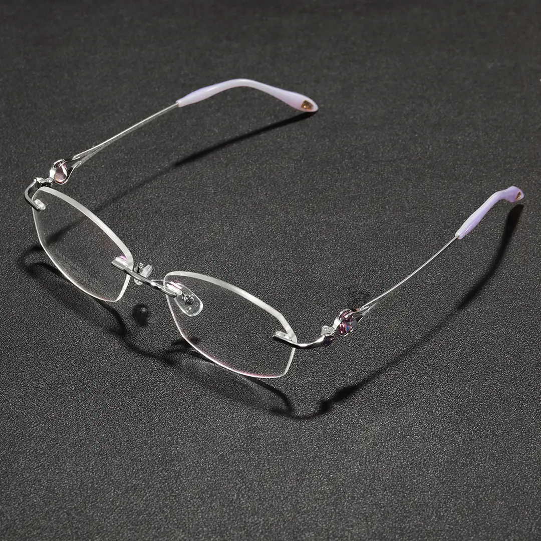 Scene view of Rynne fashion geometric metal eyeglasses GM0282604 in silver