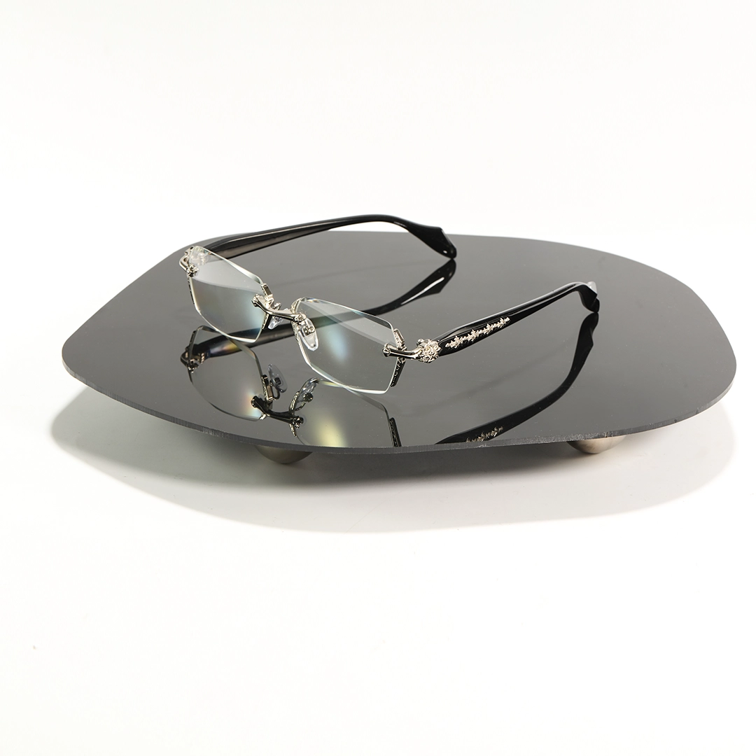 Scene view of Kairo geometric pc eyeglasses GP0322512 in silver