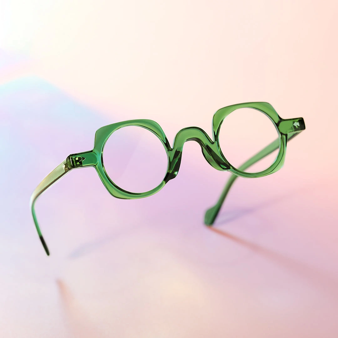Scene view of Rust geometric pc eyeglasses GP0342411 in green