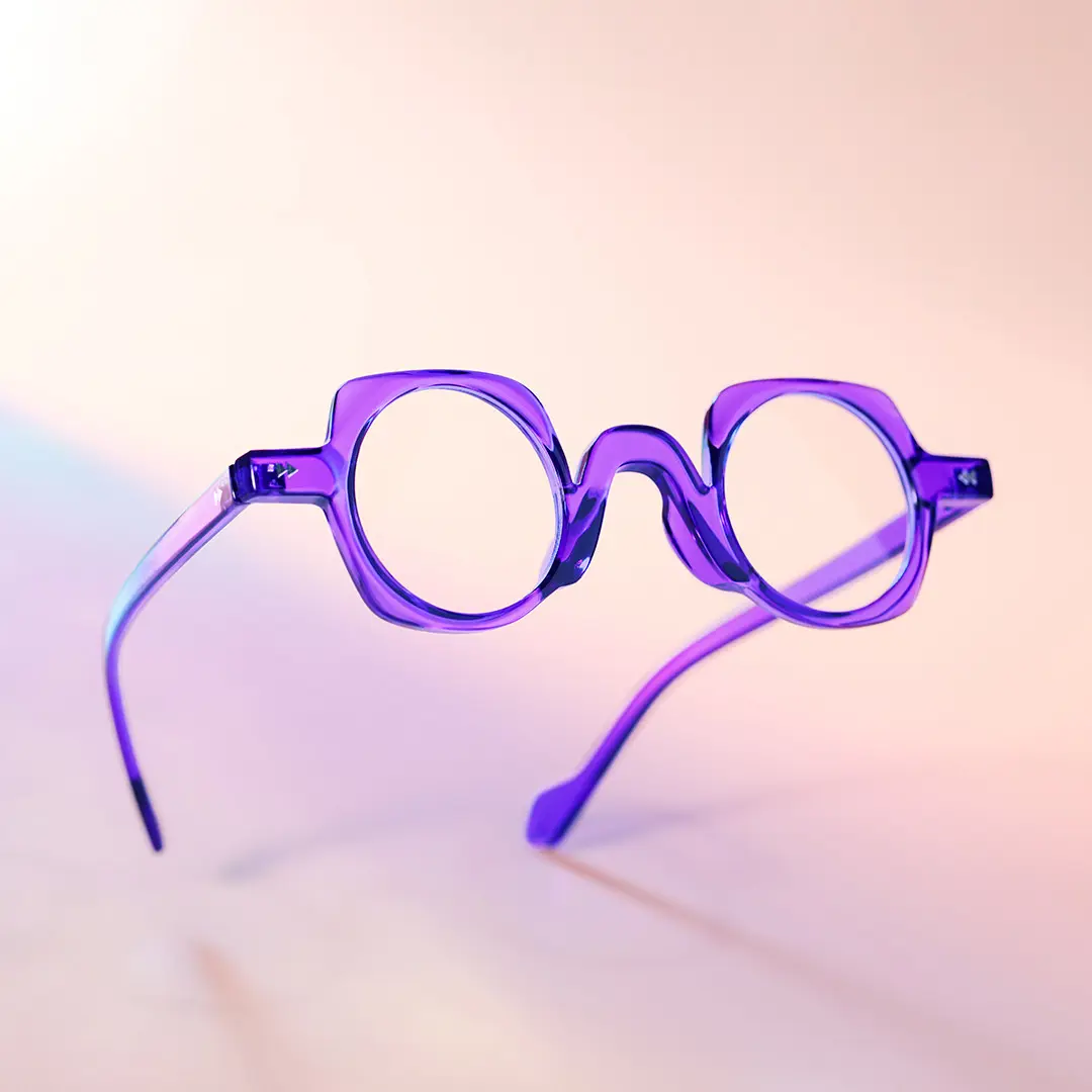 Scene view of Rust geometric pc eyeglasses GP0342411 in purple