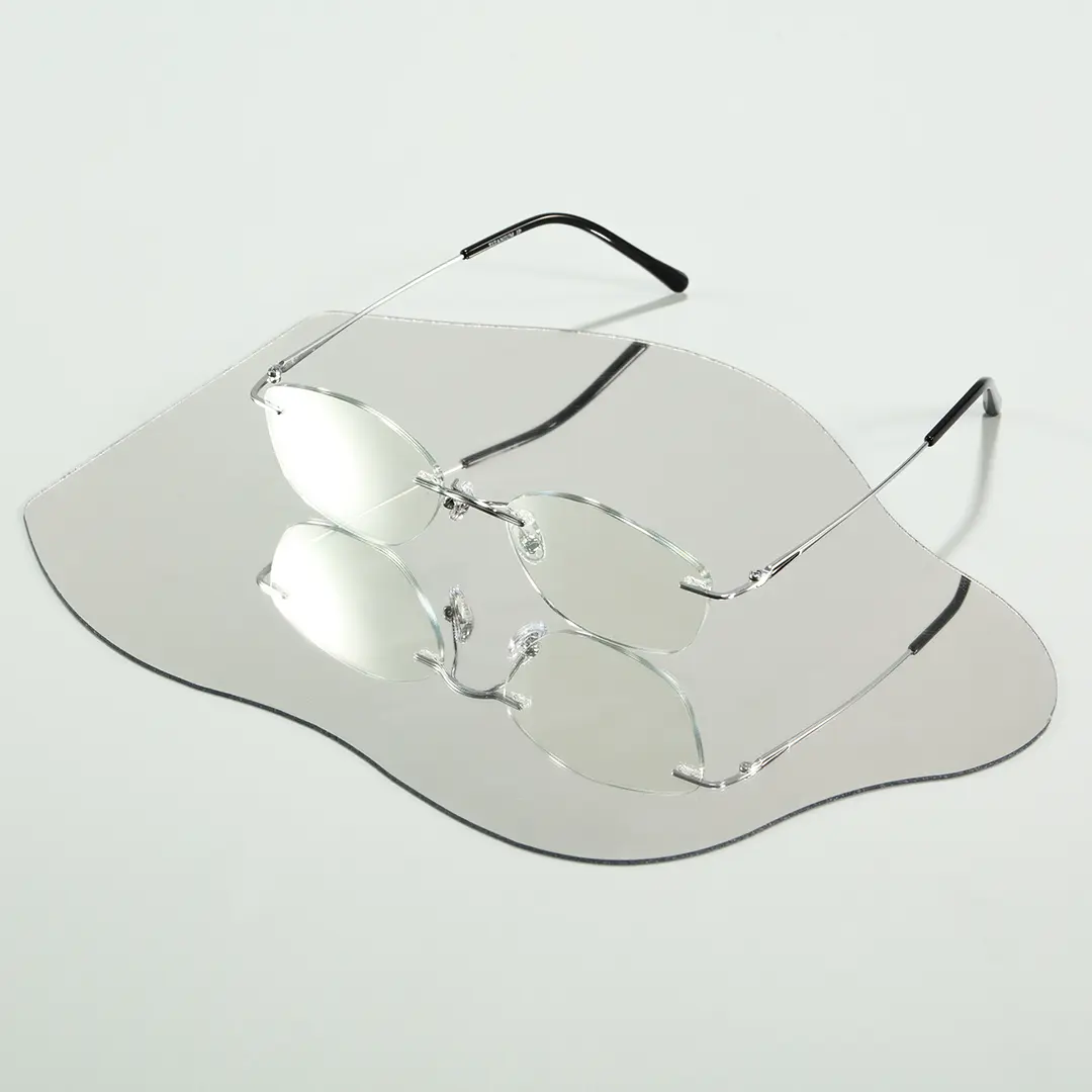 Scene view of Willa geometric titanium eyeglasses GT0092603 in silver