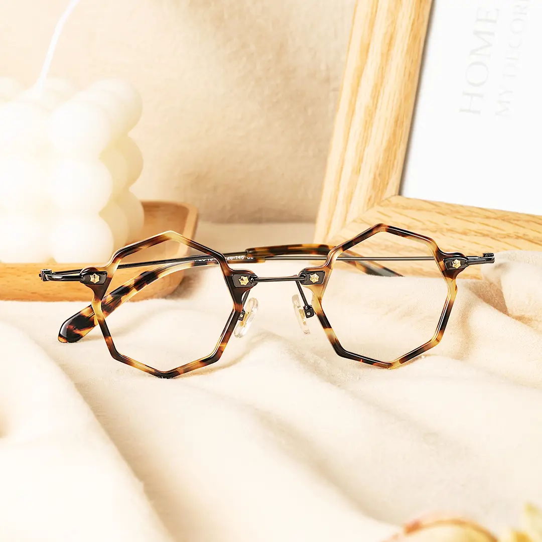 Scene view of Union steampunk geometric titanium eyeglasses GT0332411 in tortoise