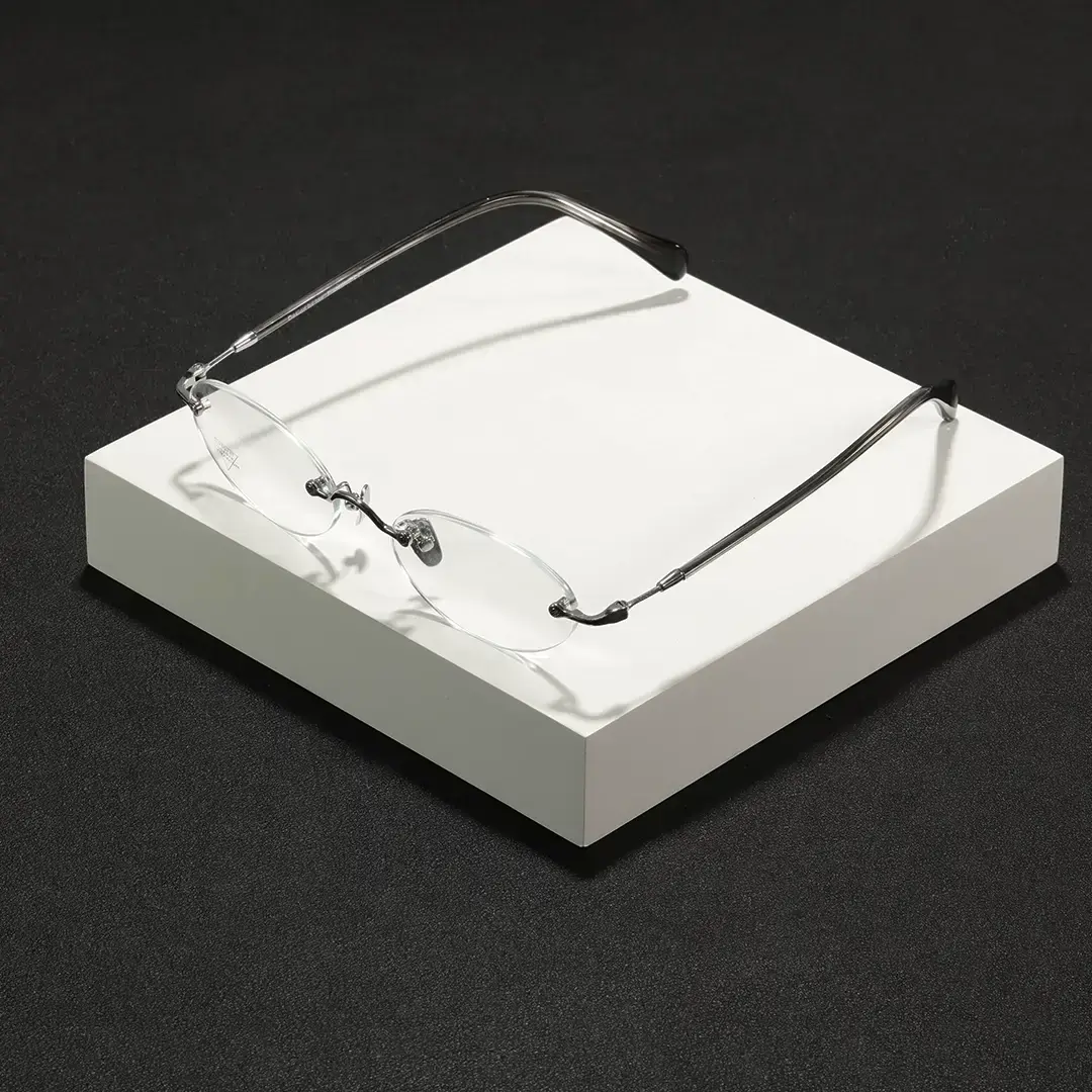 Scene view of Seraph vintage oval acetate eyeglasses OA0012604 in grey