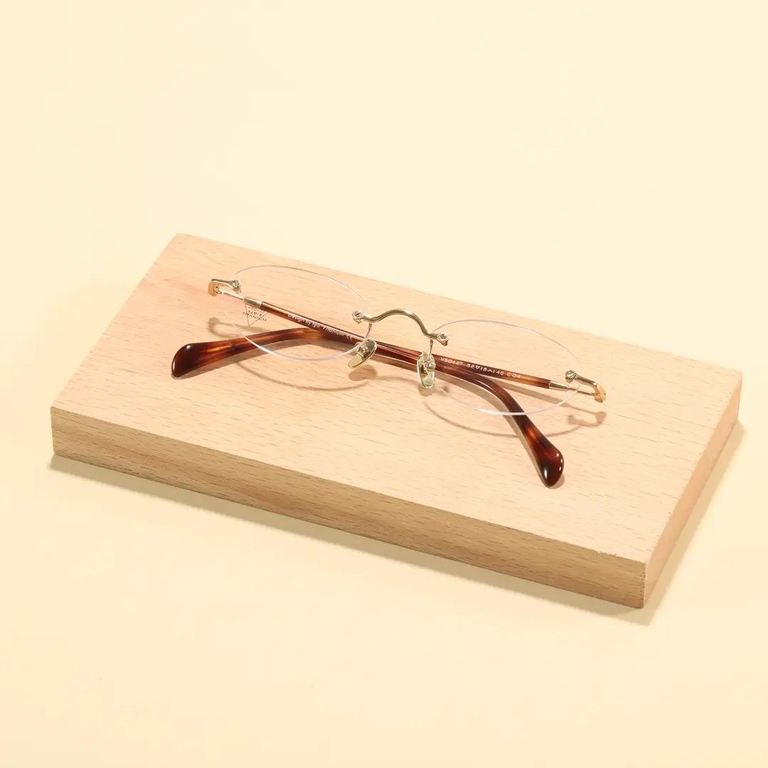 Scene view of Seraph vintage oval acetate eyeglasses OA0012604 in tortoise