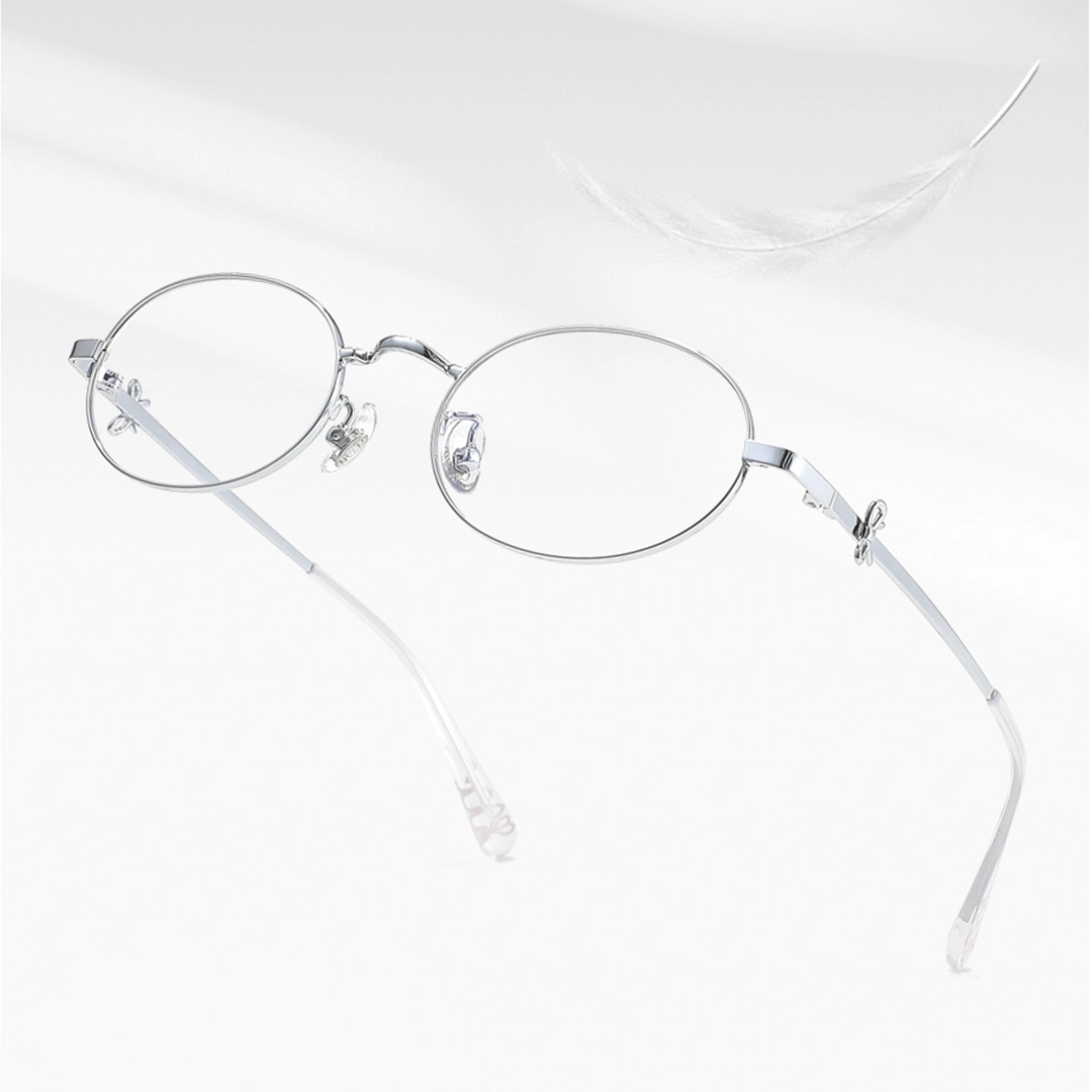 Scene view of Pipa y2k oval metal eyeglasses OM0352512 in silver