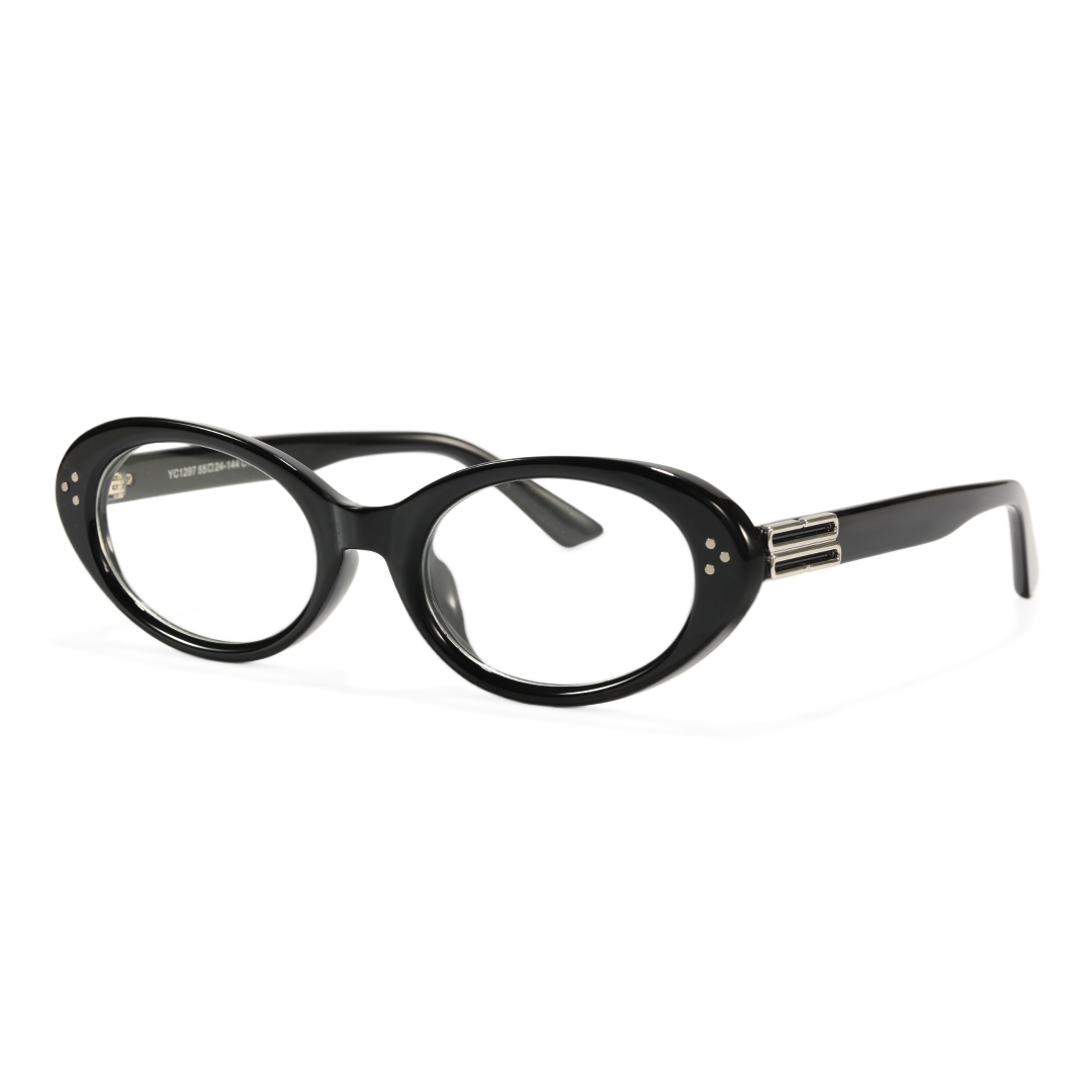 Angle view of Basia y2k oval tr90 eyeglasses in black. SPU: OR0022506