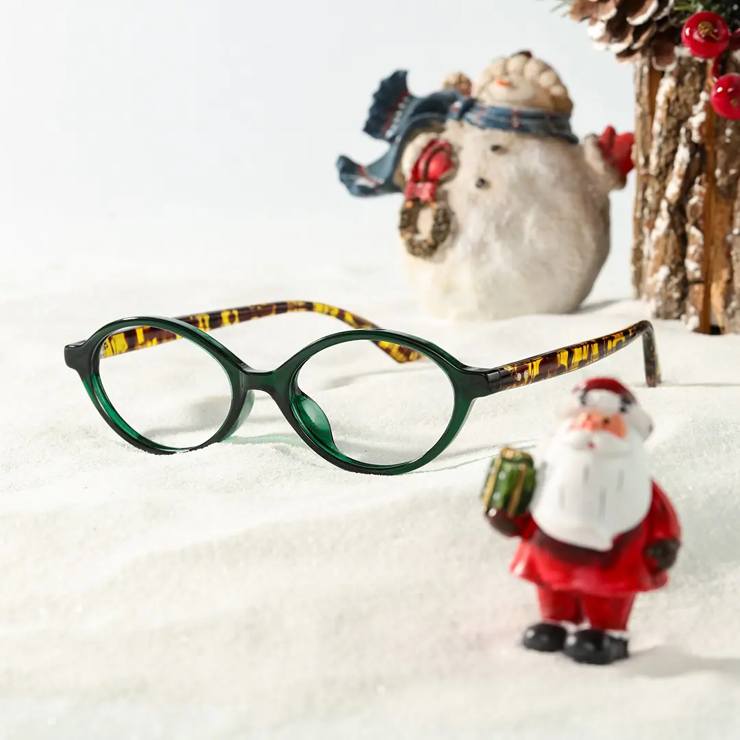 Scene view of isral y2k oval tr90 eyeglasses OR0312402 in green