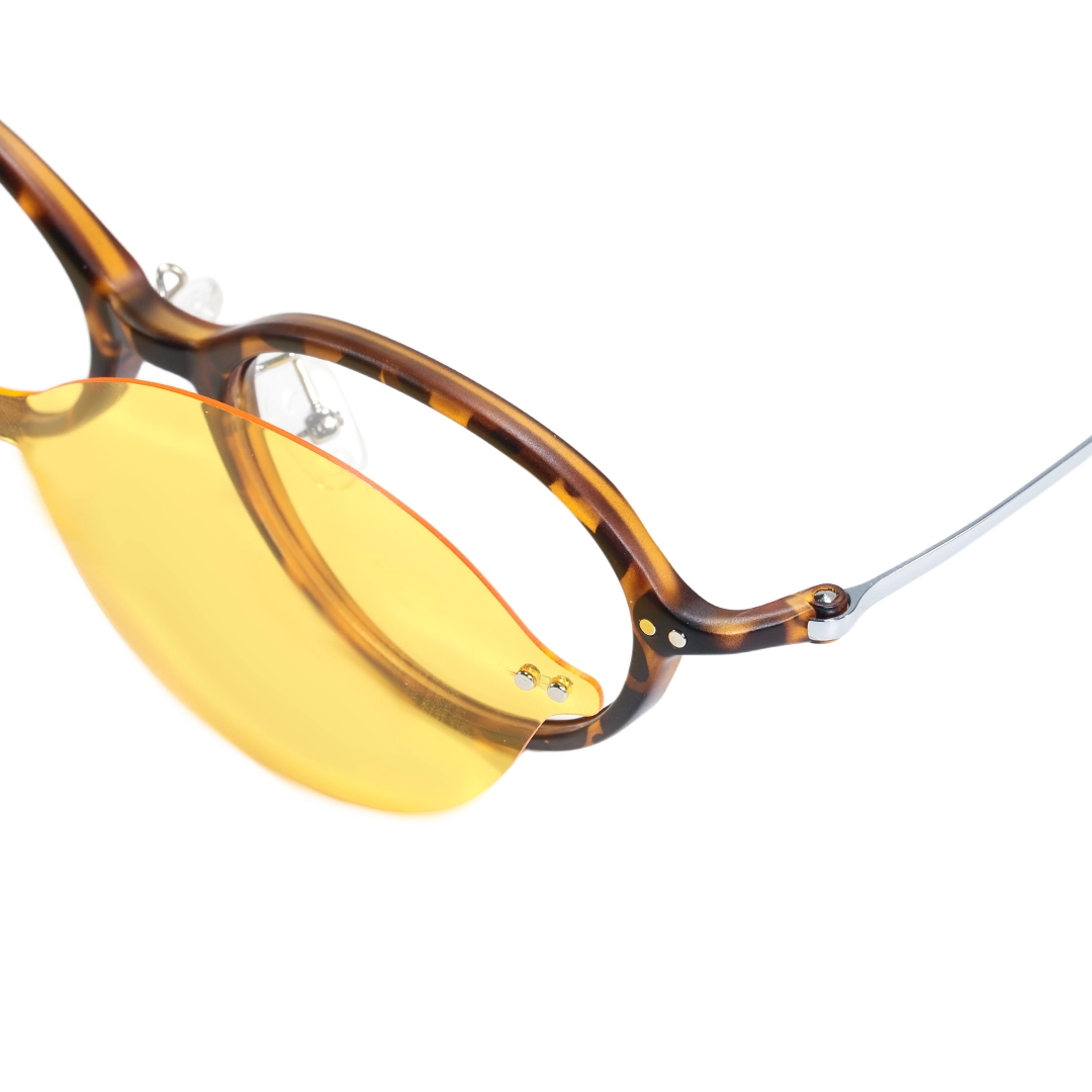 Magnetic connection detail of Perrin oval tr90 magnetic clip-on eyeglasses set with interchangeable clip-on lenses in tortoise. SPU: OR0372601