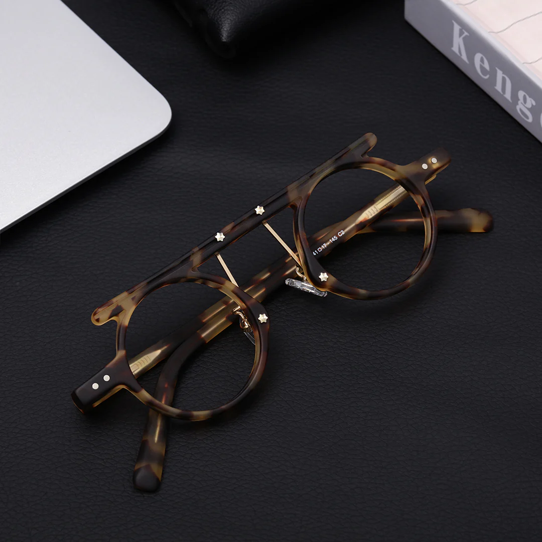 Scene view of Susie vintage round acetate eyeglasses RA0012405 in tortoise