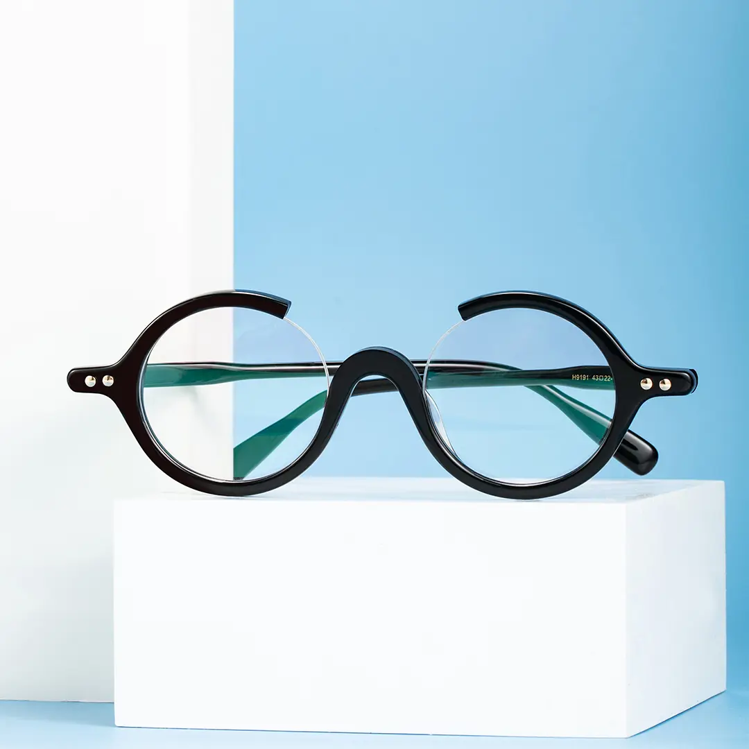 Scene view of Paola round acetate eyeglasses RA0022212 in black