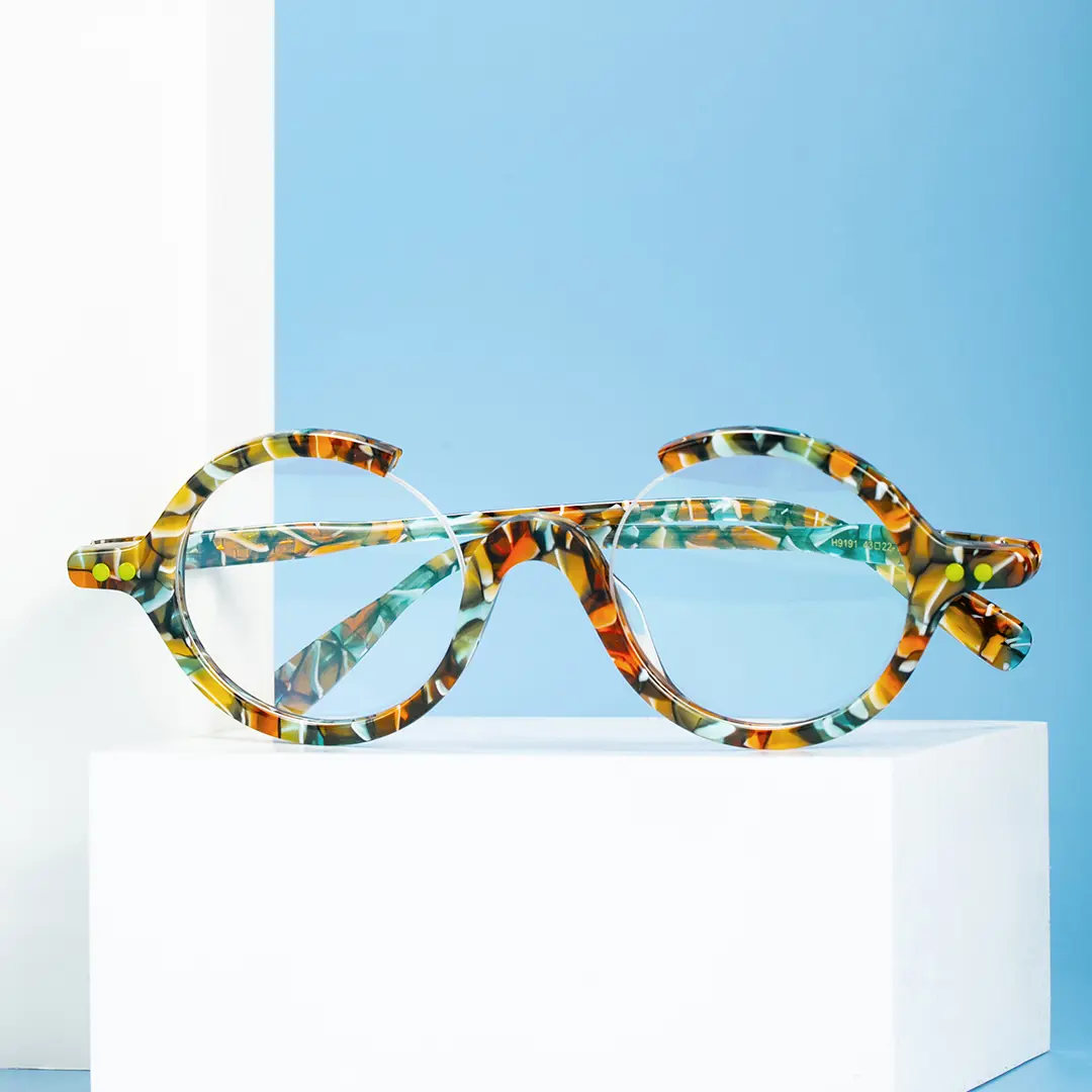 Scene view of Paola round acetate eyeglasses RA0022212 in multicolor