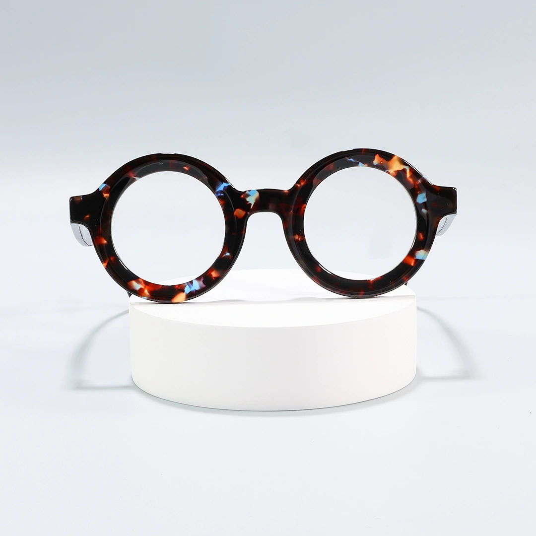 Scene view of knox round acetate eyeglasses RA0052408 in brown tortoise