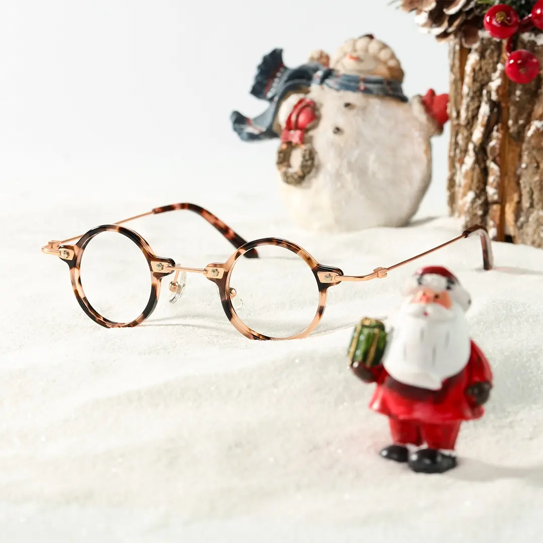 Scene view of Jeremy steampunk round acetate eyeglasses RA0142402 in tortoise