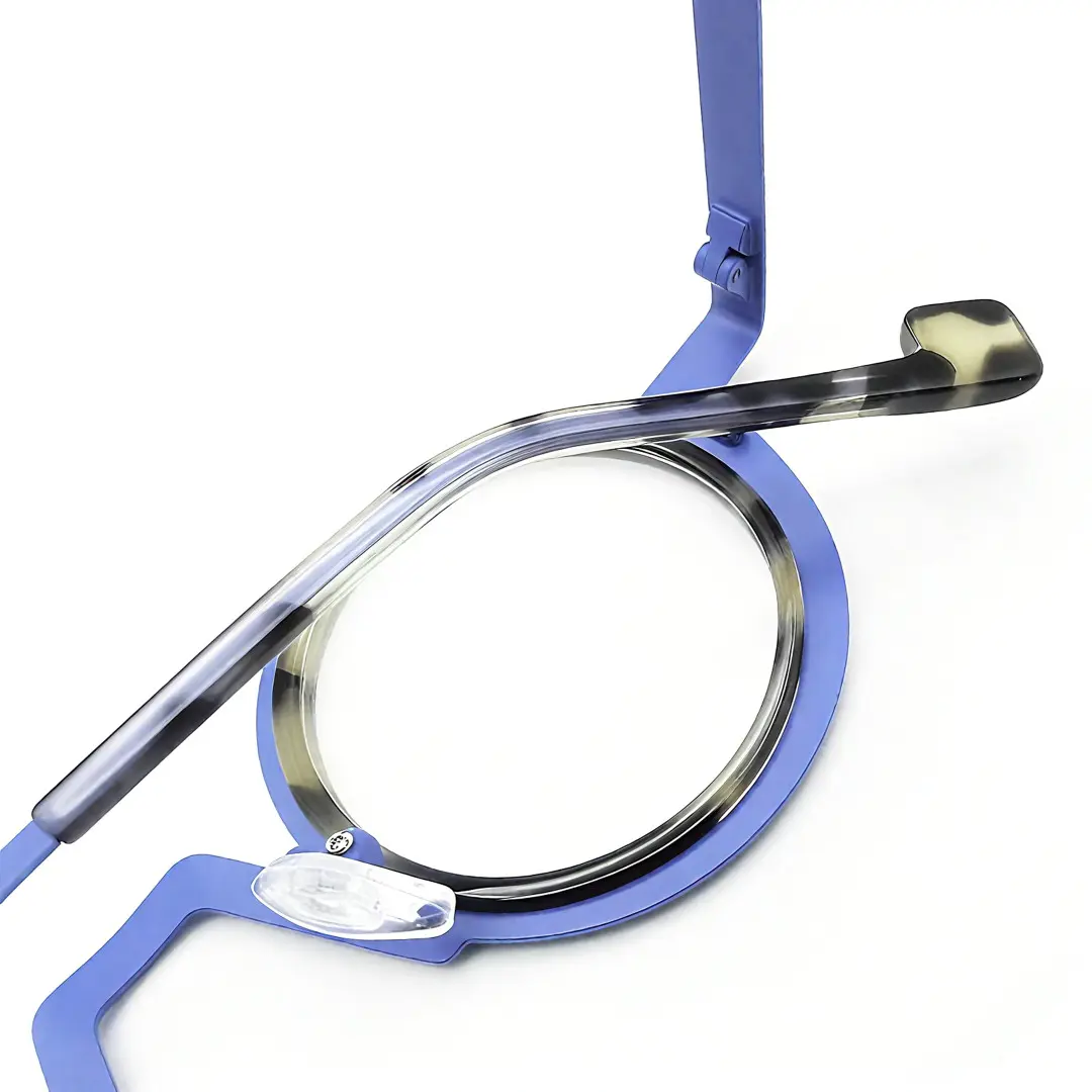 Integrated nose pad detail of Balze vintage round acetate eyeglasses RA0162408 in blue