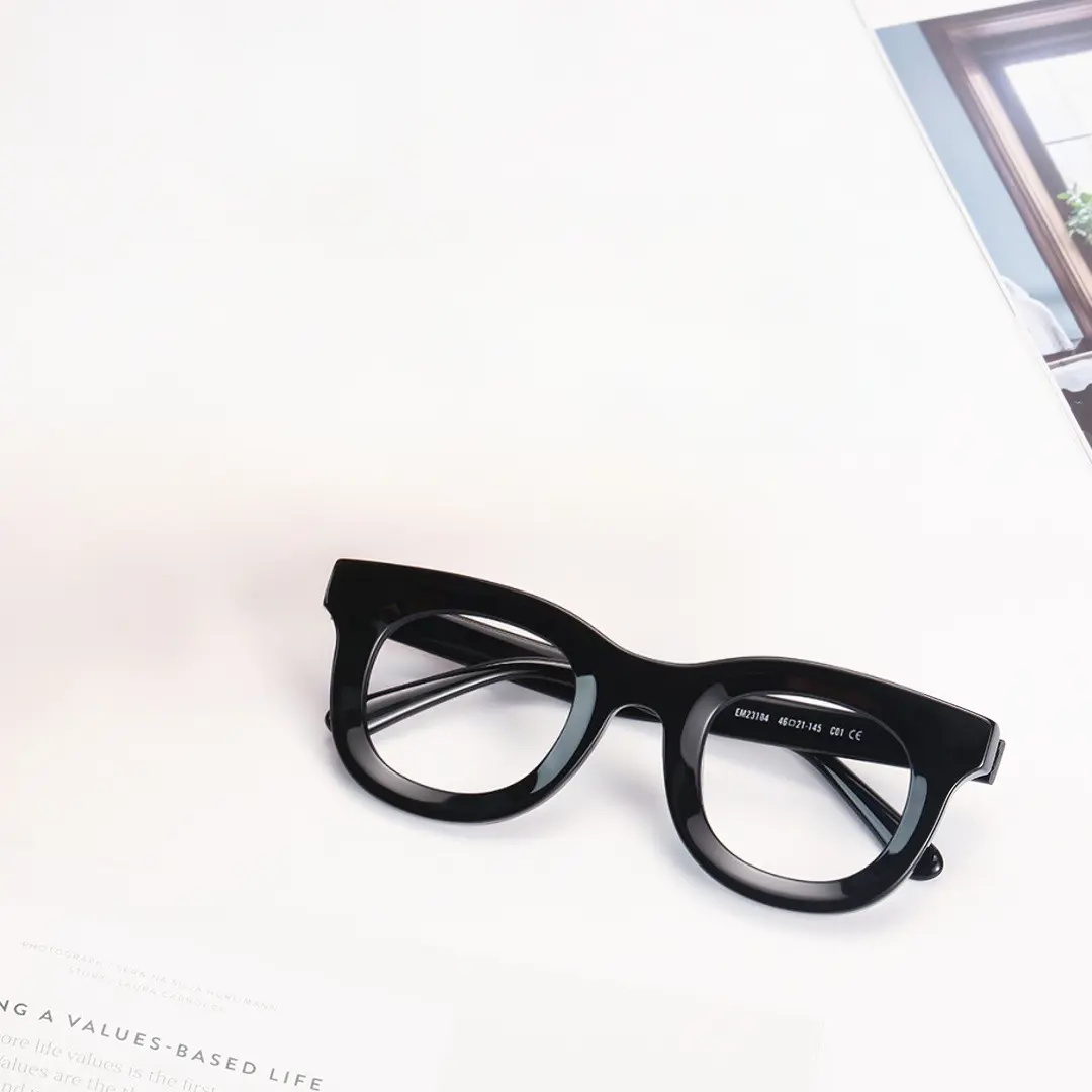 Scene view of Jax round acetate eyeglasses RA0182406 in black