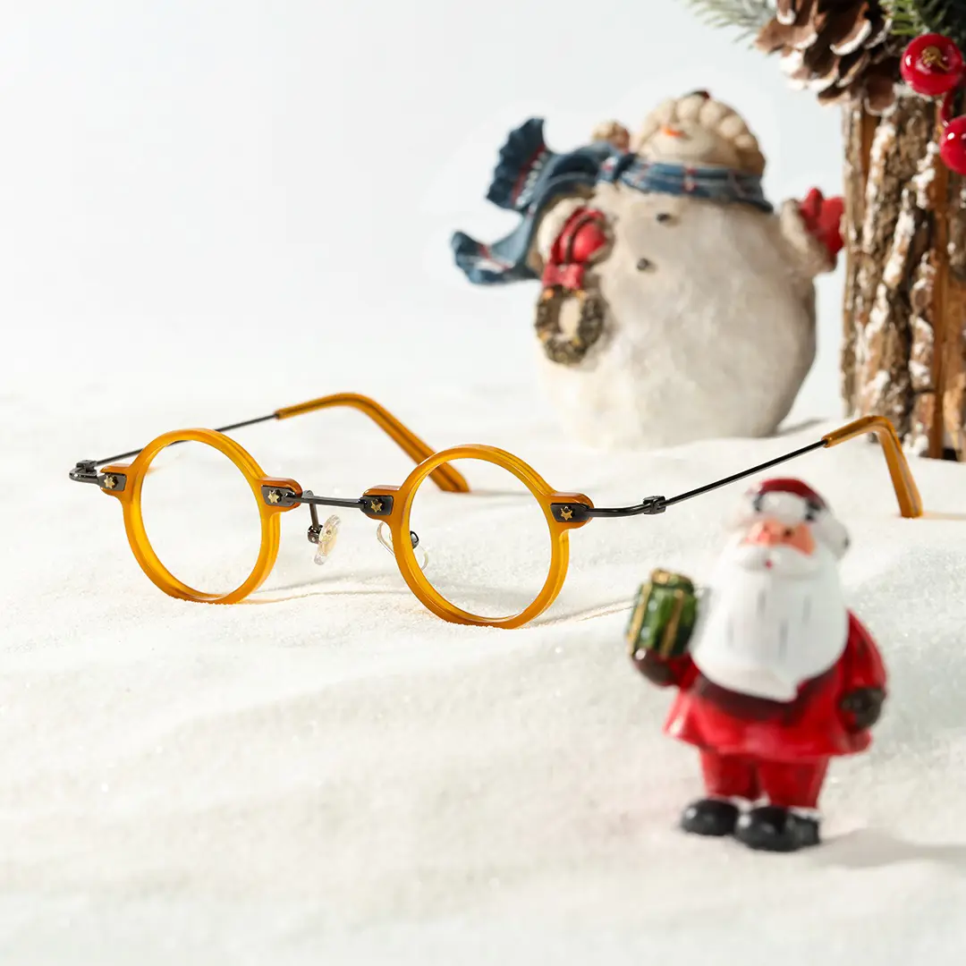 Scene view of Reliable steampunk round acetate eyeglasses RA0282411 in yellow
