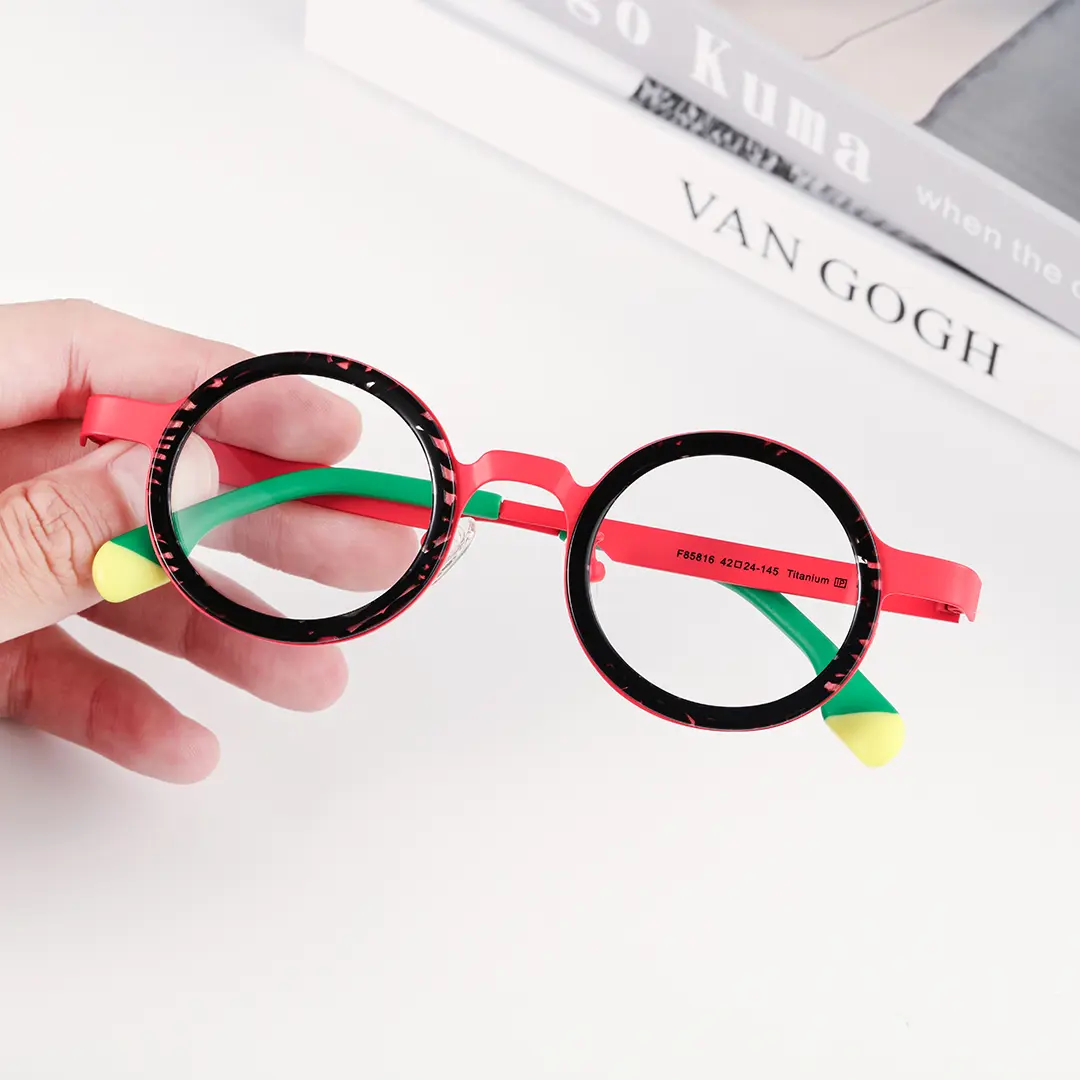 Scene view of Colin vintage round acetate eyeglasses RA0302408 in black