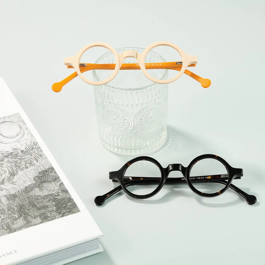 Scene view of Rich round acetate eyeglasses RA0572302 in tortoise