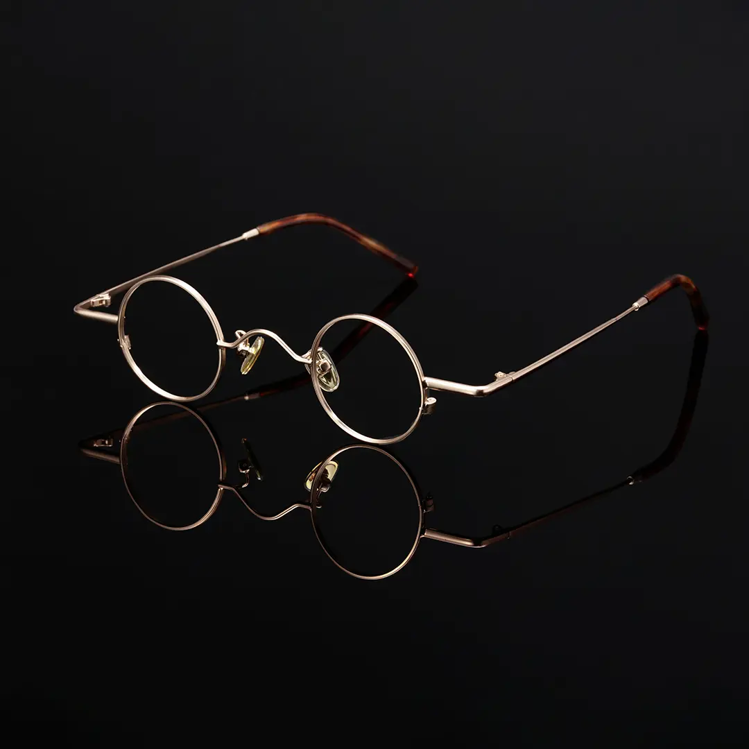 Scene view of Yezy john lennon round metal eyeglasses RM0082308 in gold