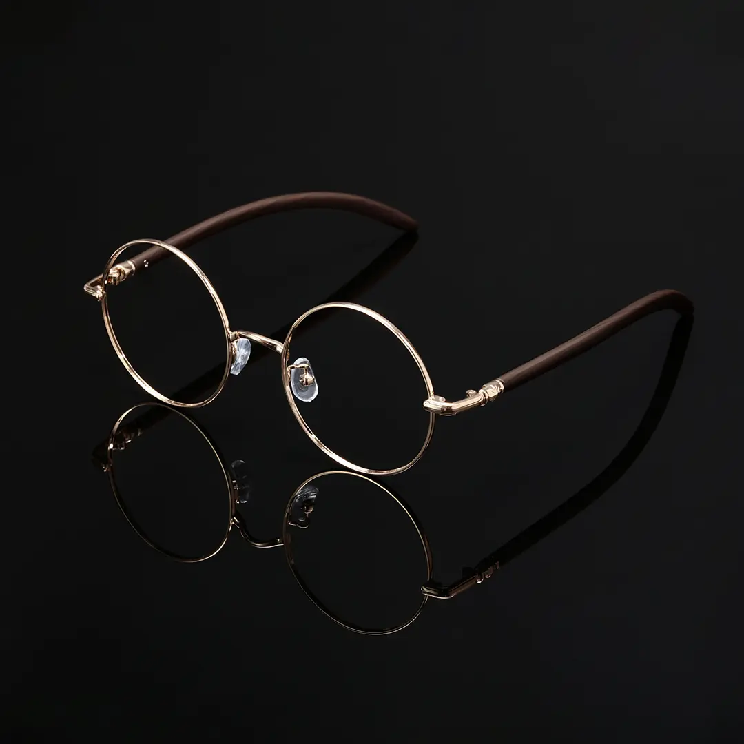 Scene view of Sivigny vintage round metal eyeglasses RM0302407 in gold