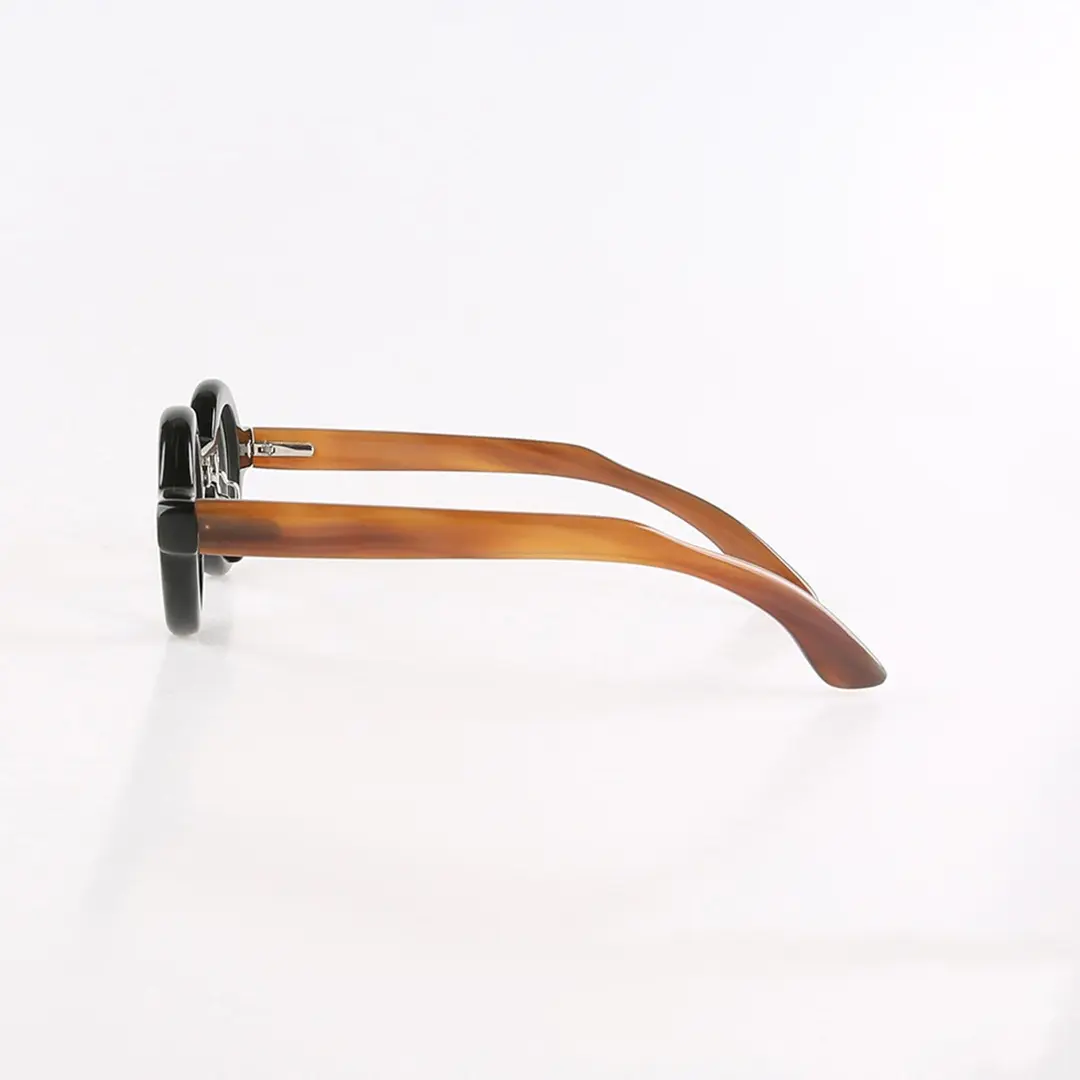 Side view of Orbis round natural ox horn handcrafted eyeglasses RO0292511 in black