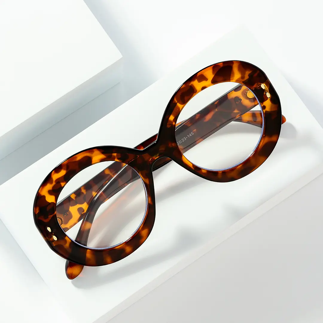 Scene view of Cllci round pc eyeglasses RP0322406 in tortoise