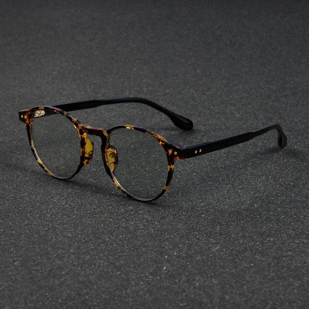 Scene close-up view of Saleme vintage round tr90 eyeglasses RR0032309 in tortoise