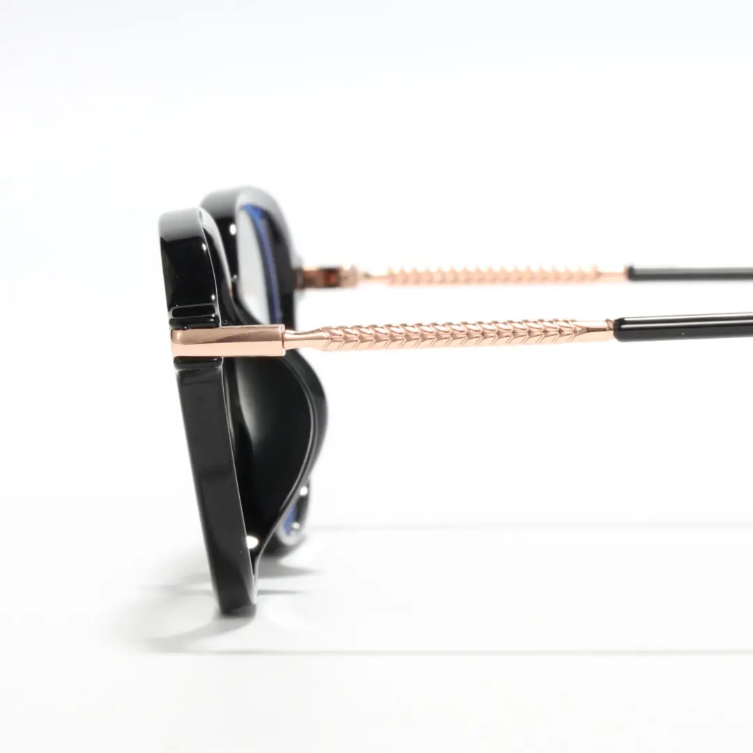 Side view of Sincere round tr90 eyeglasses RR0072412 in black