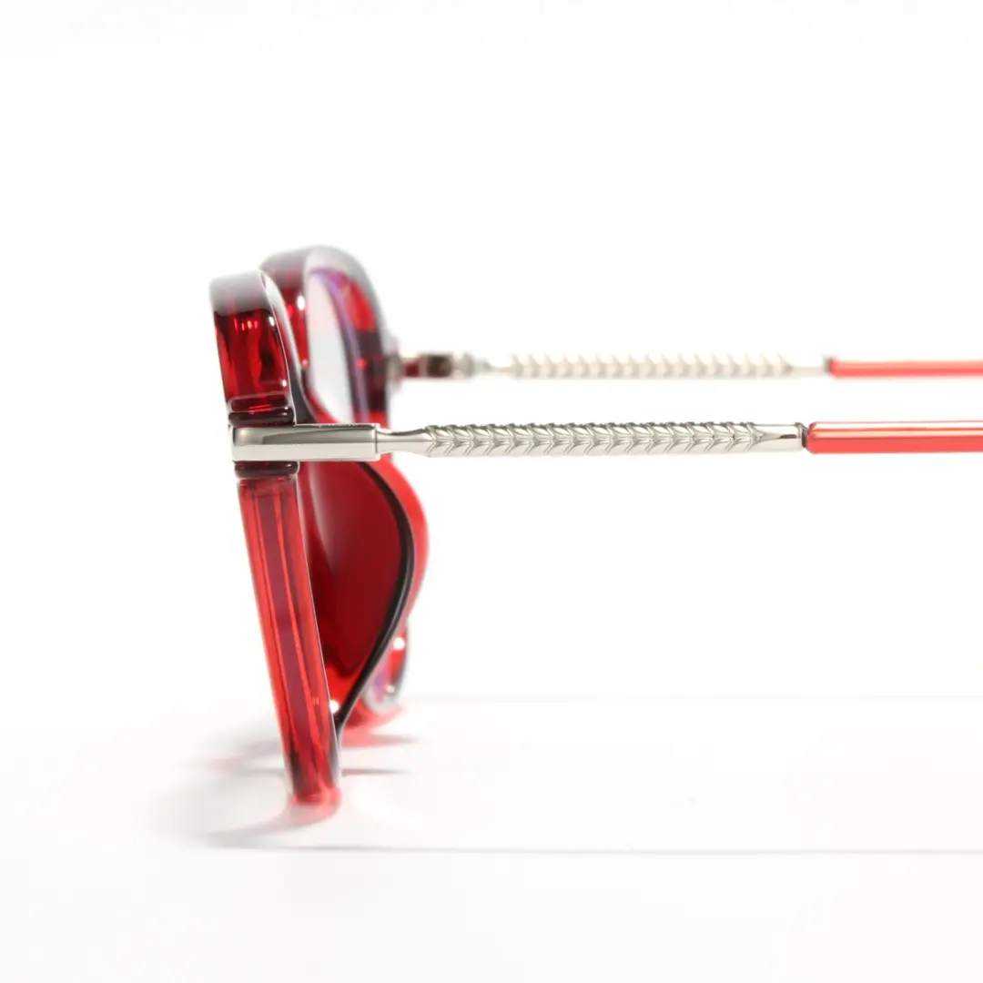 Side view of Sincere round tr90 eyeglasses RR0072412 in red