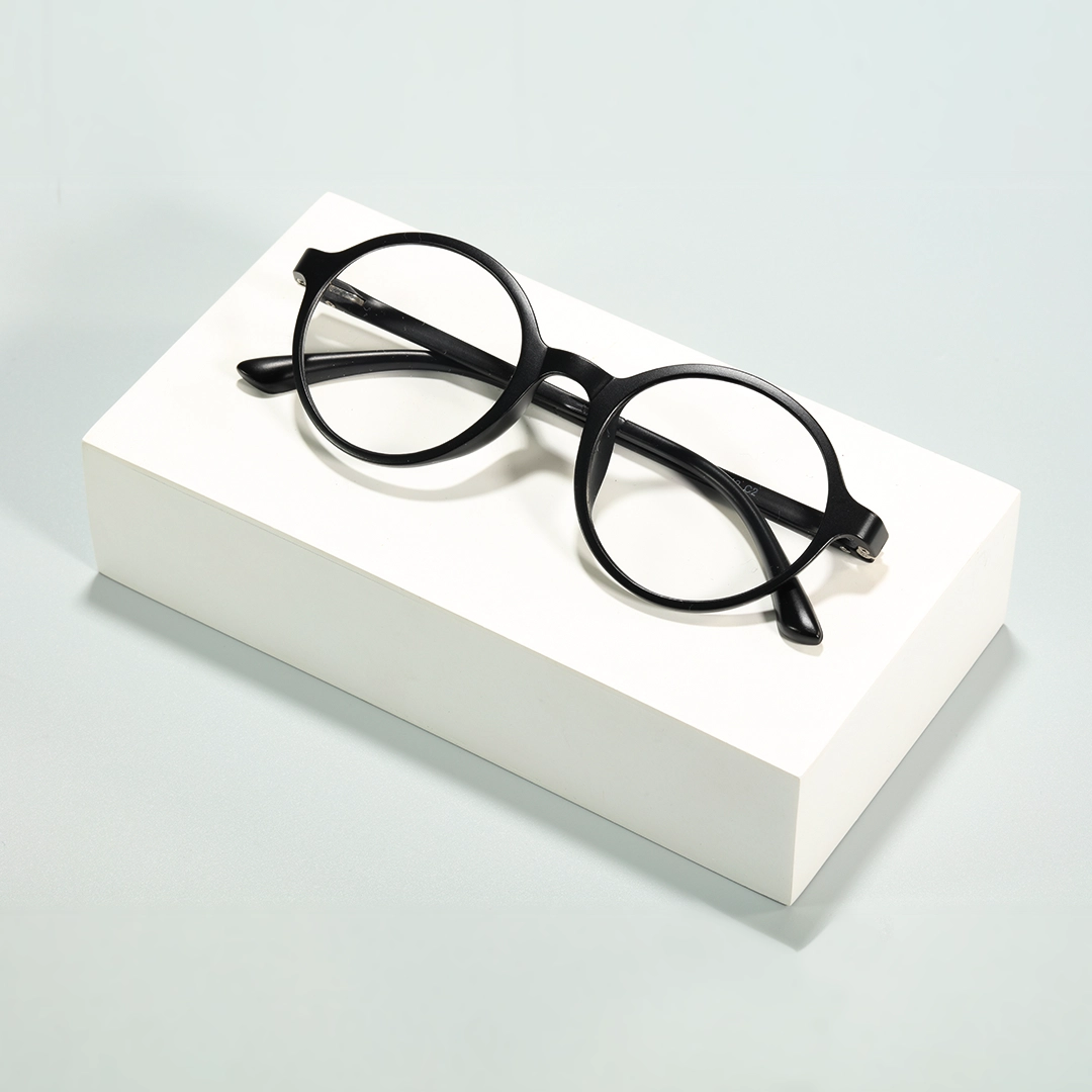 Scene view of Lume round tr90 magnetic clip-on eyeglasses set with interchangeable clip-on lenses RR0112601 in black